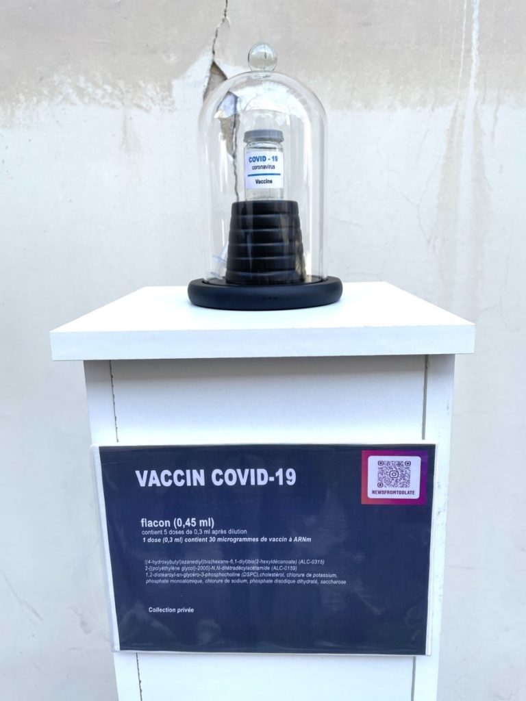toolate exemplaire vaccin Covid Paris