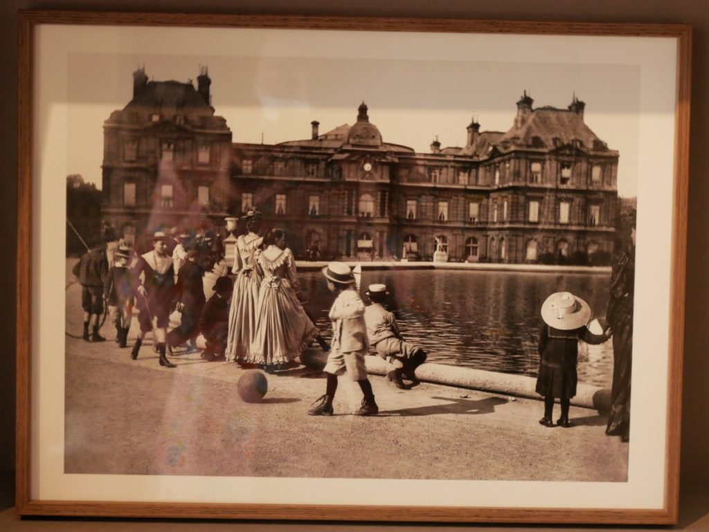 Paris 1900 Roger-Viollet. paris