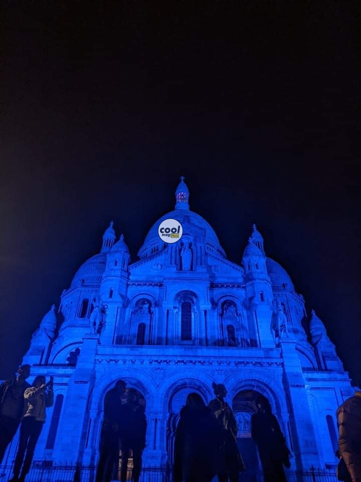monuments paris bleus